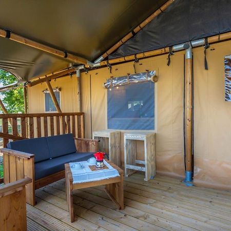 Agriturismo Tenuta Regina - Glamping Luxury Lodges And Apartments Palazzolo dello Stella Luaran gambar