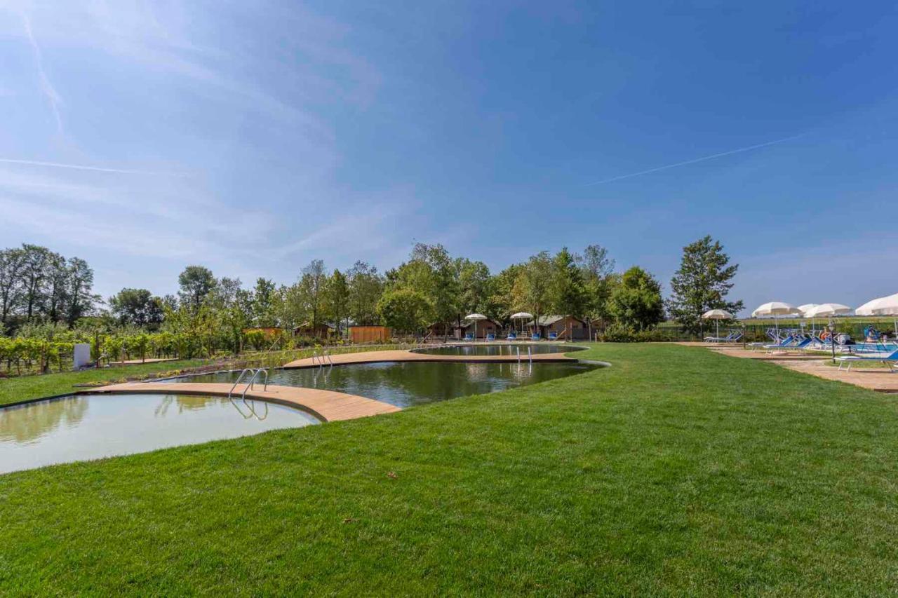 Agriturismo Tenuta Regina - Glamping Luxury Lodges And Apartments Palazzolo dello Stella Luaran gambar