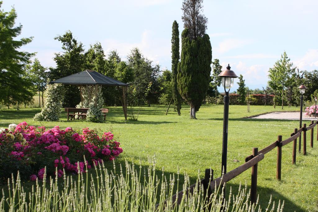 Agriturismo Tenuta Regina - Glamping Luxury Lodges And Apartments Palazzolo dello Stella Luaran gambar