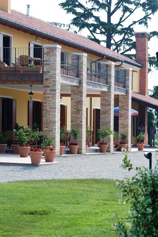 Agriturismo Tenuta Regina - Glamping Luxury Lodges And Apartments Palazzolo dello Stella Luaran gambar