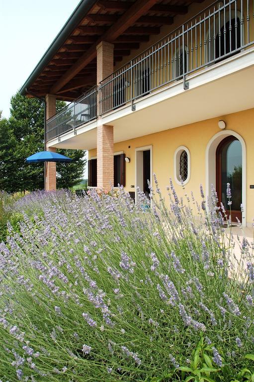 Agriturismo Tenuta Regina - Glamping Luxury Lodges And Apartments Palazzolo dello Stella Luaran gambar