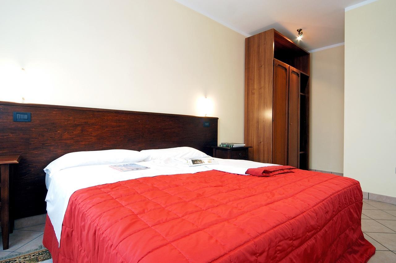Agriturismo Tenuta Regina - Glamping Luxury Lodges And Apartments Palazzolo dello Stella Luaran gambar