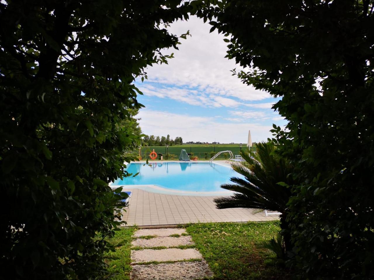 Agriturismo Tenuta Regina - Glamping Luxury Lodges And Apartments Palazzolo dello Stella Luaran gambar