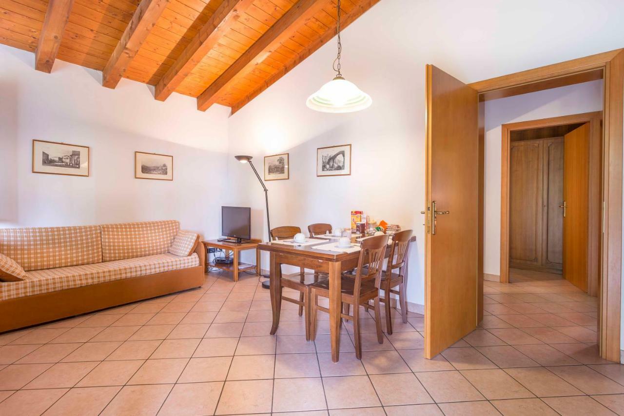 Agriturismo Tenuta Regina - Glamping Luxury Lodges And Apartments Palazzolo dello Stella Luaran gambar