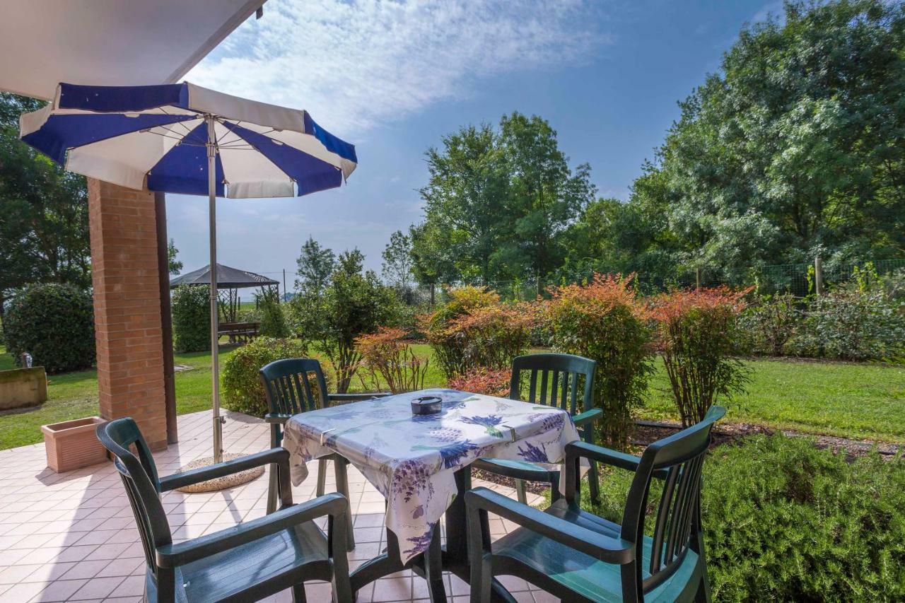 Agriturismo Tenuta Regina - Glamping Luxury Lodges And Apartments Palazzolo dello Stella Luaran gambar