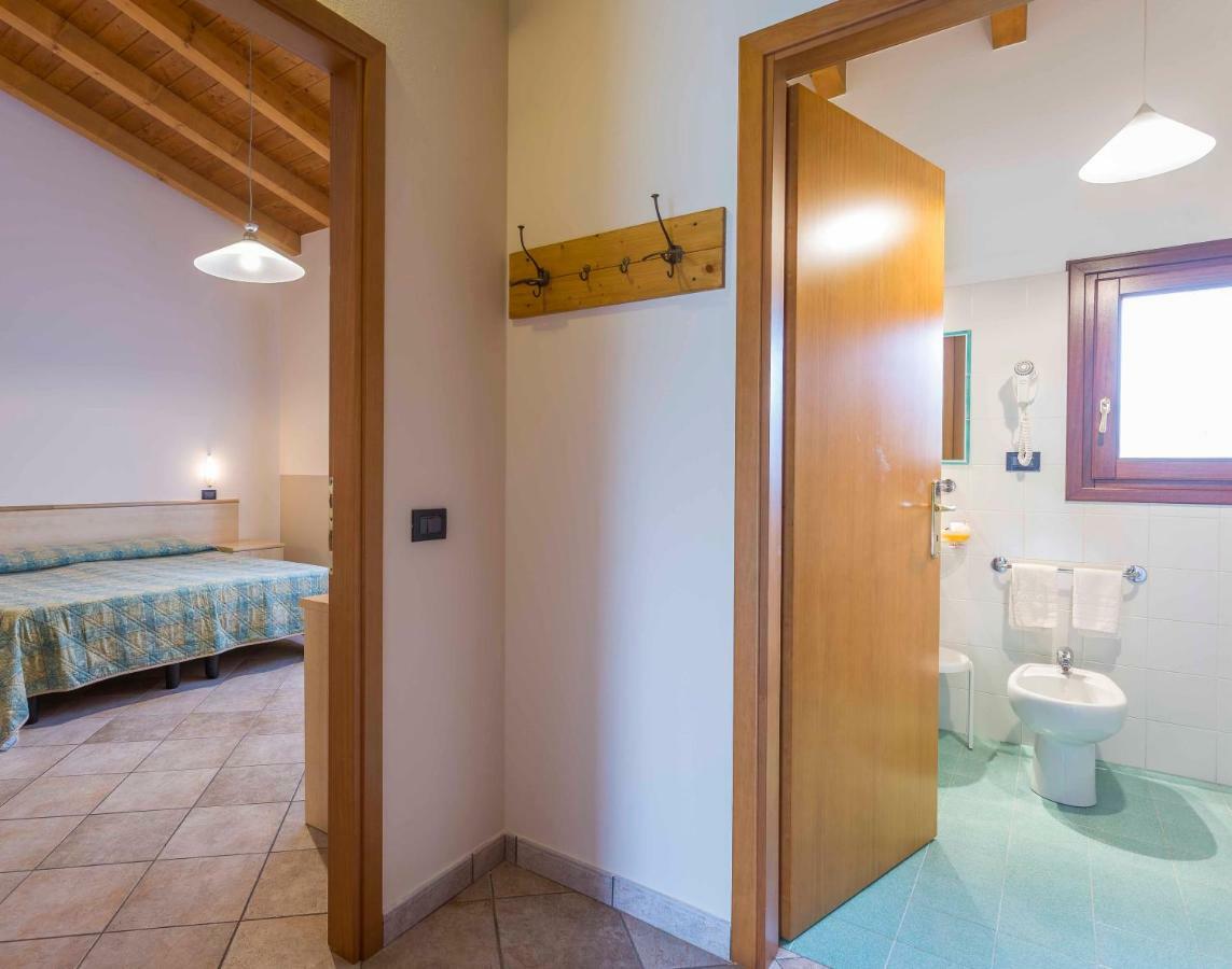 Agriturismo Tenuta Regina - Glamping Luxury Lodges And Apartments Palazzolo dello Stella Luaran gambar
