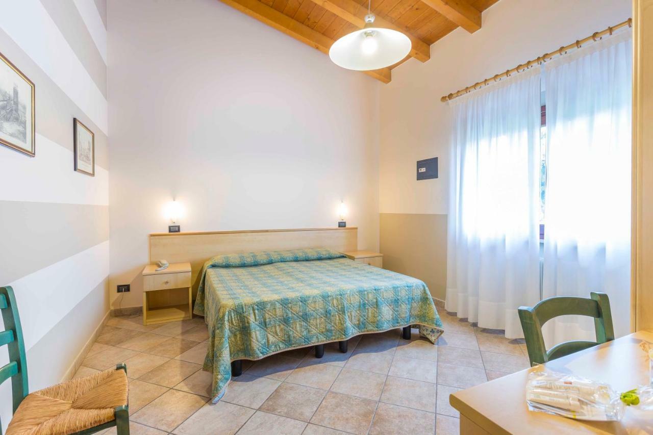 Agriturismo Tenuta Regina - Glamping Luxury Lodges And Apartments Palazzolo dello Stella Luaran gambar