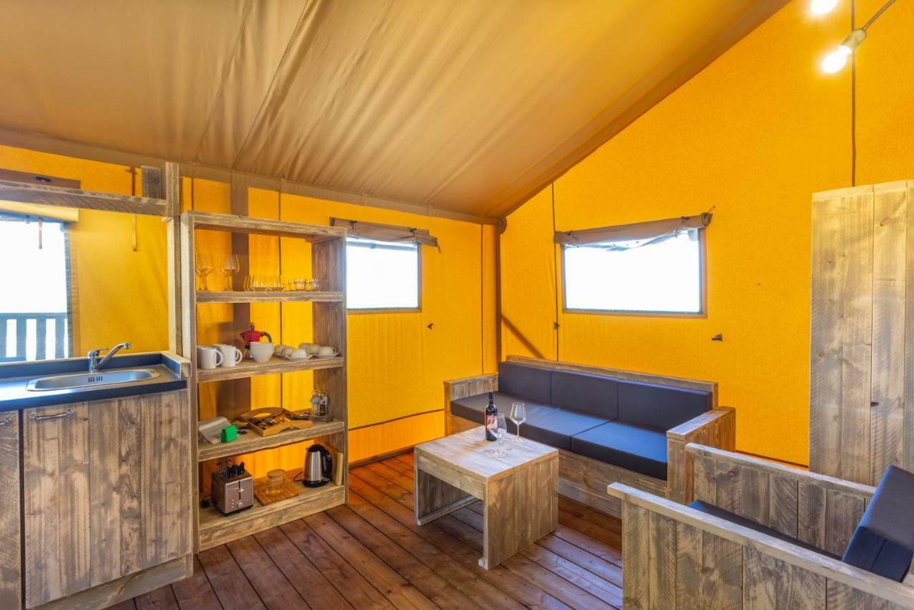 Agriturismo Tenuta Regina - Glamping Luxury Lodges And Apartments Palazzolo dello Stella Luaran gambar