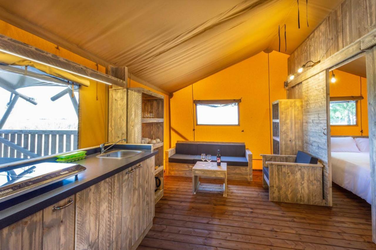 Agriturismo Tenuta Regina - Glamping Luxury Lodges And Apartments Palazzolo dello Stella Luaran gambar