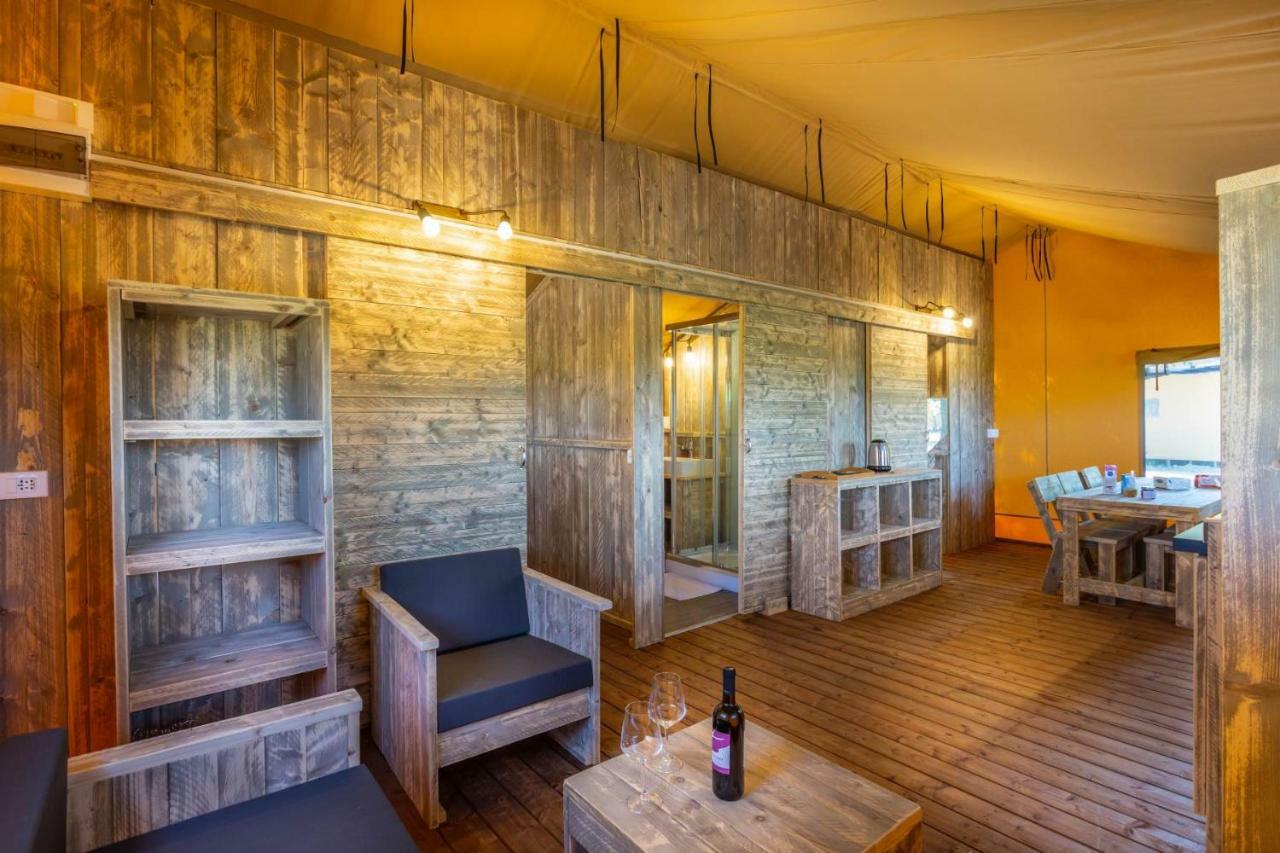 Agriturismo Tenuta Regina - Glamping Luxury Lodges And Apartments Palazzolo dello Stella Luaran gambar