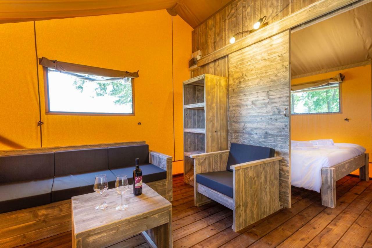 Agriturismo Tenuta Regina - Glamping Luxury Lodges And Apartments Palazzolo dello Stella Luaran gambar