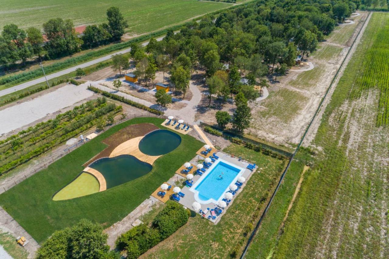 Agriturismo Tenuta Regina - Glamping Luxury Lodges And Apartments Palazzolo dello Stella Luaran gambar