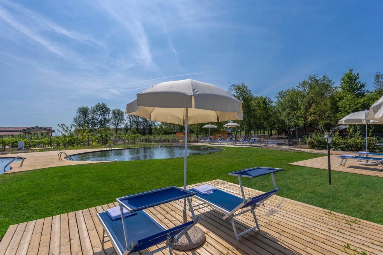 Agriturismo Tenuta Regina - Glamping Luxury Lodges And Apartments Palazzolo dello Stella Luaran gambar