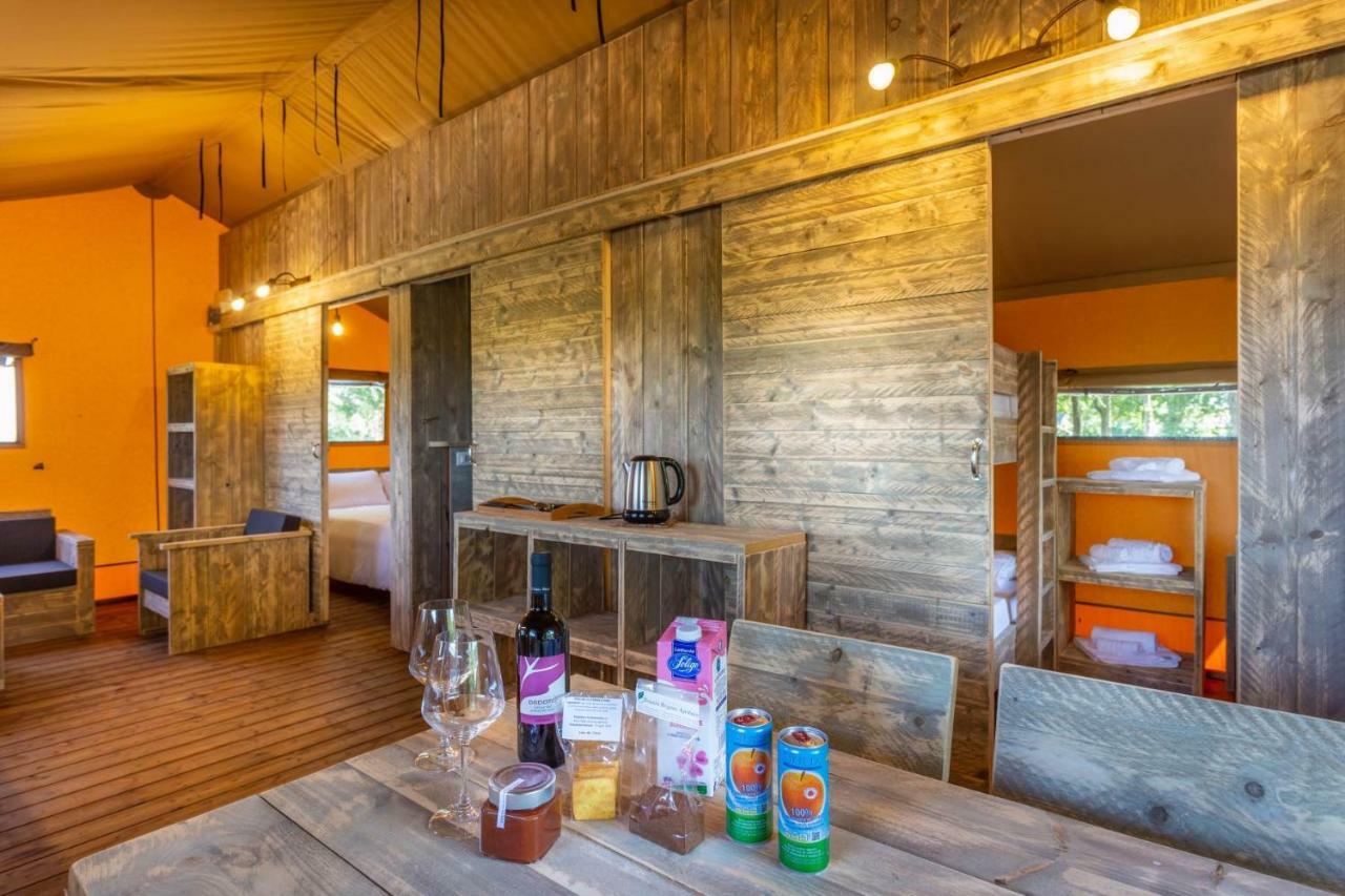 Agriturismo Tenuta Regina - Glamping Luxury Lodges And Apartments Palazzolo dello Stella Luaran gambar