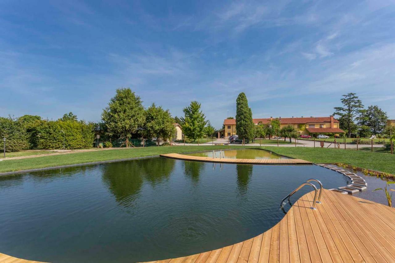 Agriturismo Tenuta Regina - Glamping Luxury Lodges And Apartments Palazzolo dello Stella Luaran gambar